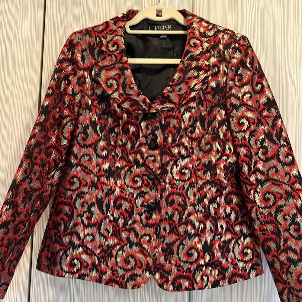 Kasper | Metallic Jacquard‎ Round Lapel Jacket | Red, Black, Gold | Petite 10